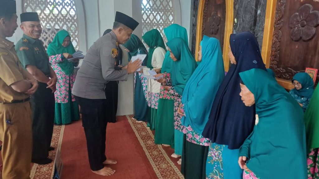 Polsek Panjalu Polres Ciamis Hadiri Pengajian Rutin Bulanan Tingkat Kecamatan