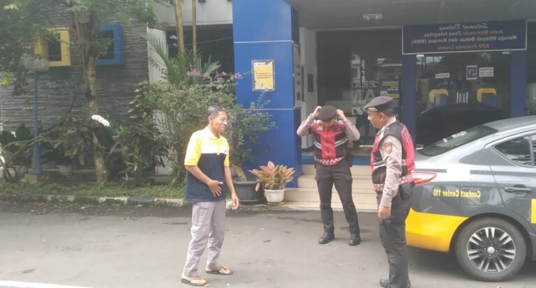 Satuan Samapta Polres Ciamis Patroli Dialogis ke Kantor Pajak Berikan Rasa Aman Pengunjung