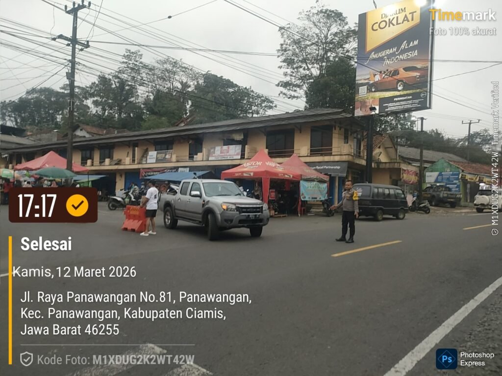 Cipkon, Polsek Panawangan Polres Ciamis Siaga Saat Waktu Ngabuburit di Pasar Panawangan