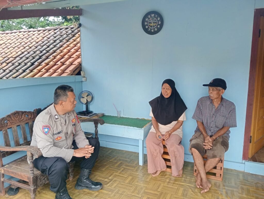 Perkuat Sinergitas, Polsek Sukadana Polres Ciamis Koorkom Kamtibmas ke Tokoh di Ciparigi