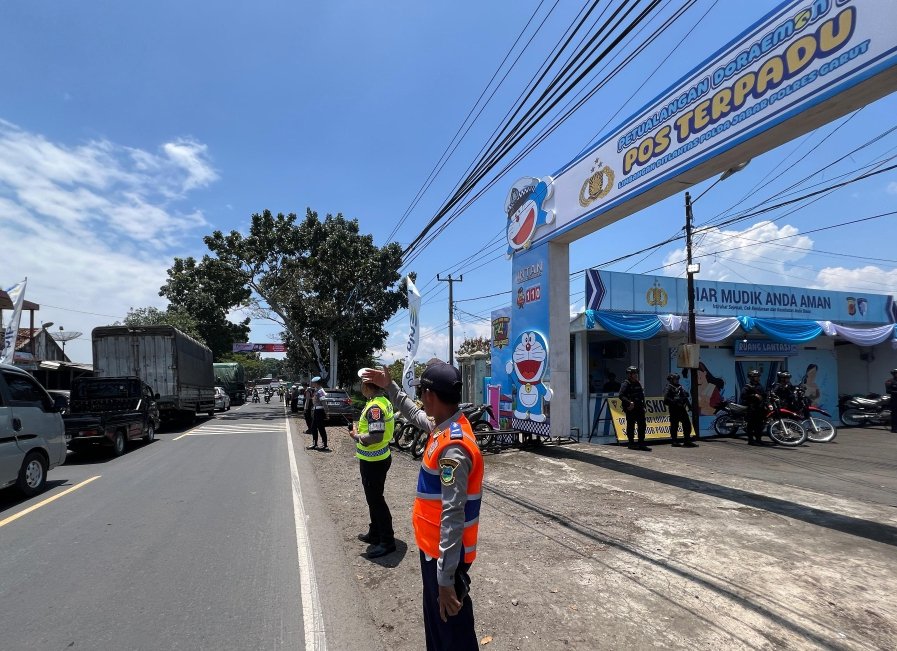 Polres Garut Lakukan Rekayasa Lalu Lintas One Way dari Bandung Menuju Tasikmalaya