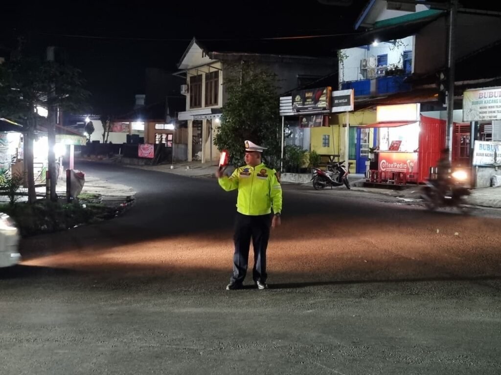 Polres Ciamis Laksanakan Pengaturan Lalu Lintas di Cisaga dalam Ops Ketupat Lodaya 2026 untuk Kelancaran Arus Mudik