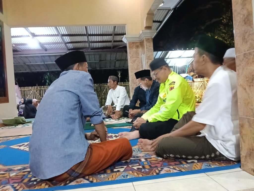 Polri Peduli, Polsek Cihaurbeuti Polres Ciamis Takziah ke Keluarga Duka Keluarga Toga Cijulang