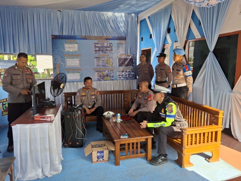 Personel Pam Ops Ketupat Lodaya 2026 Polres Ciamis Apel Pagi di Pos Pengamanan Cihaurbeuti