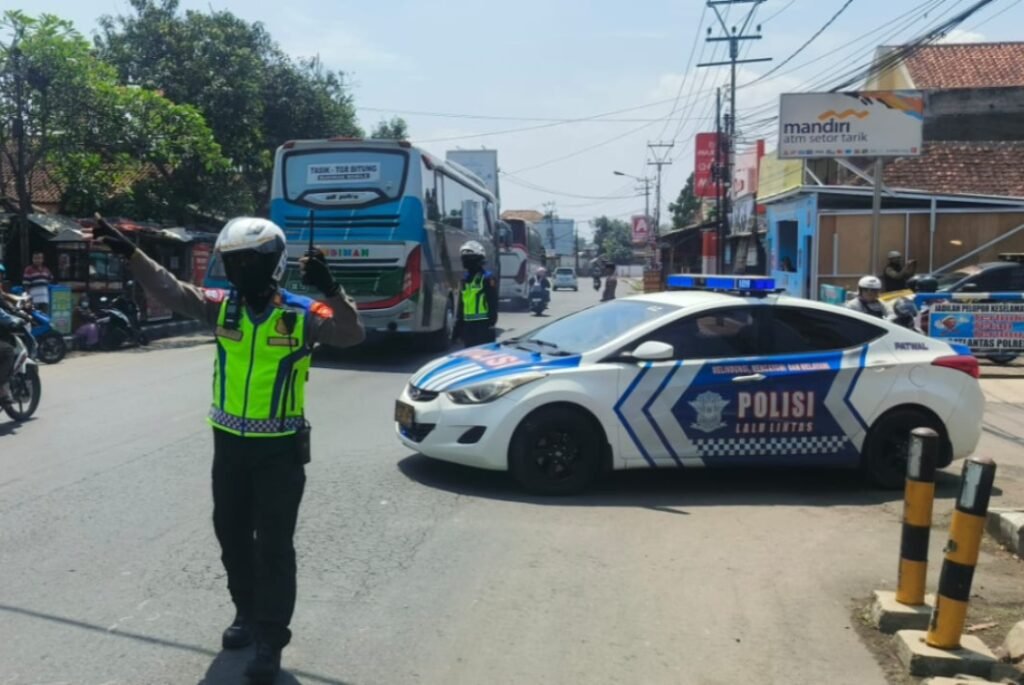 Arus Mudik Meningkat, Polres Garut Lakukan 6 Kali One Way di Jalur Limbangan-Malangbong