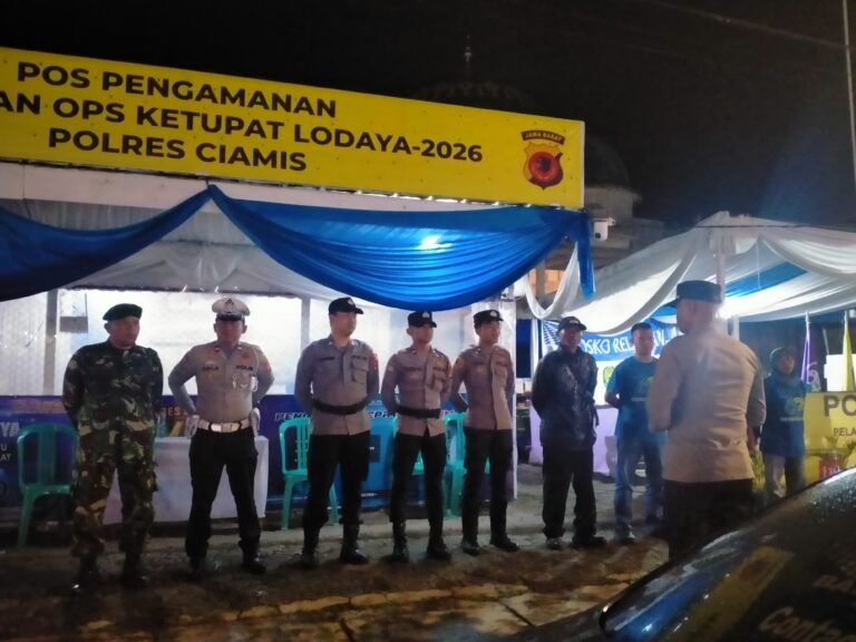 Pelayanan Prima, Personel Pam Ops Ketupat Lodaya 2026 Apel Malam di Pos PAM Banjarsari