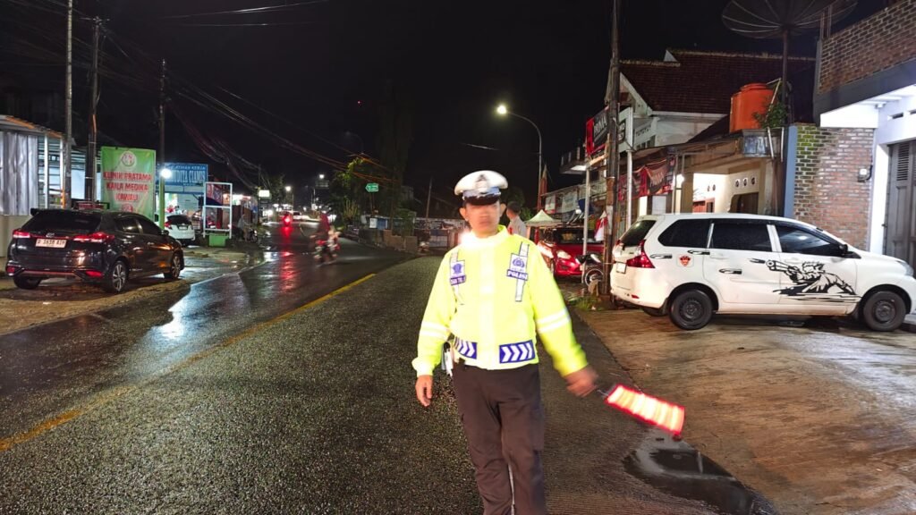 Pos Pam Kawali Ops Ketupat Lodaya 2026 Polres Ciamis Turun ke Jalan Lakukan Pengaturan Lalin