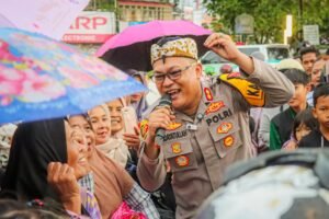 Kapolres Ciamis Hibur Para Pemudik dengan Hadirkan Panggung Musik Gratis di Pos Terpadu Alun-alun Ciamis, Wujud Pelayanan Humanis bagi Pemudik