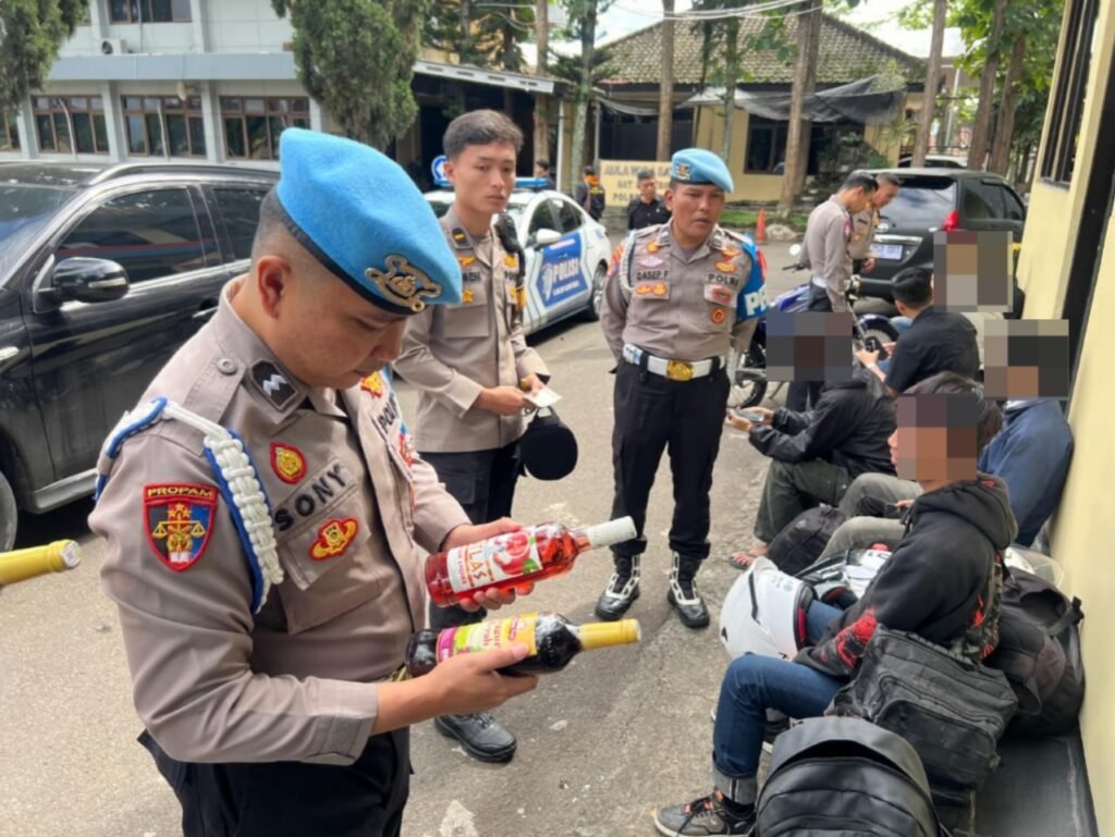 Mabuk Saat Mudik, Pemuda Alami Laka Tunggal Di Jalan Sudirman Garut