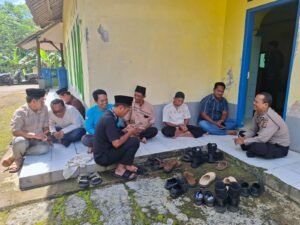 Polsek Cimaragas Sambang Warga, Perkuat Peran Polisi dalam Menjaga Kamtibmas di Wilayah Cidolog