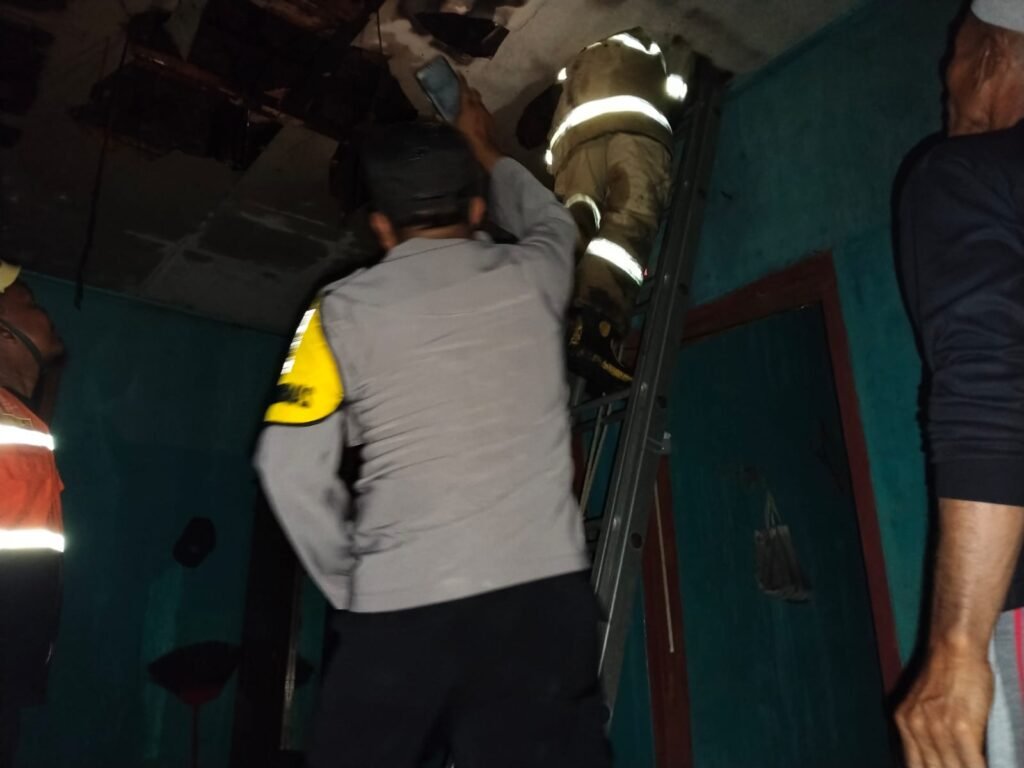 Polsek Kawali Sigap Tangani Kebakaran Rumah di Talagasari, Pastikan Keselamatan Warga dan Lakukan Penanganan Cepat