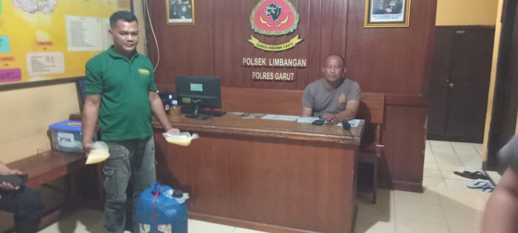 Polsek Limbangan Gerebek Penjual Miras, Puluhan Liter Tuak Diamankan