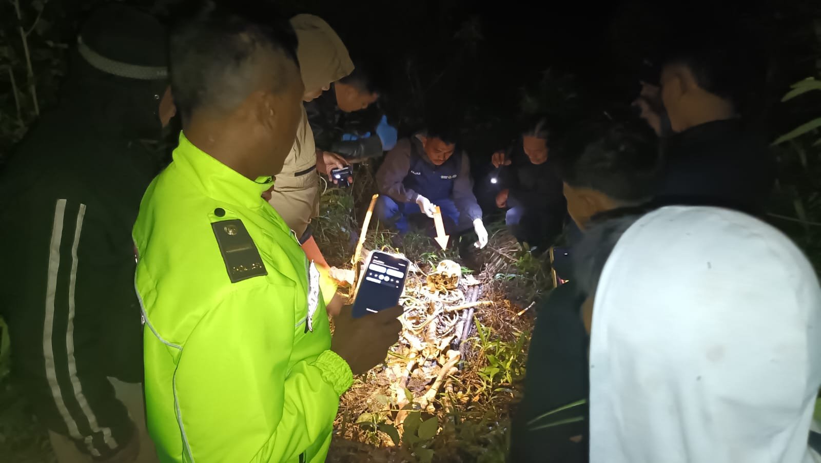Polsek Limbangan Gerebek Penjual Miras, Puluhan Liter Tuak Diamankan