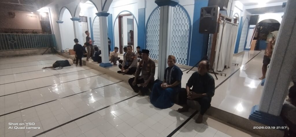 Polsek Pamarican Patroli dan Pengamanan Kegiatan Malam Takbir Masyarakat di Desa Kertahayu
