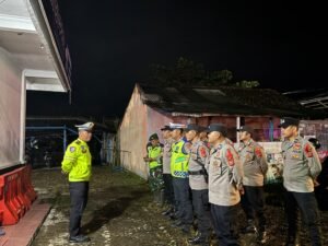 Pelayanan Prima, Pos Pam Cihaurbeuti Gelar Apel Malam Cek Kesiapan Personel