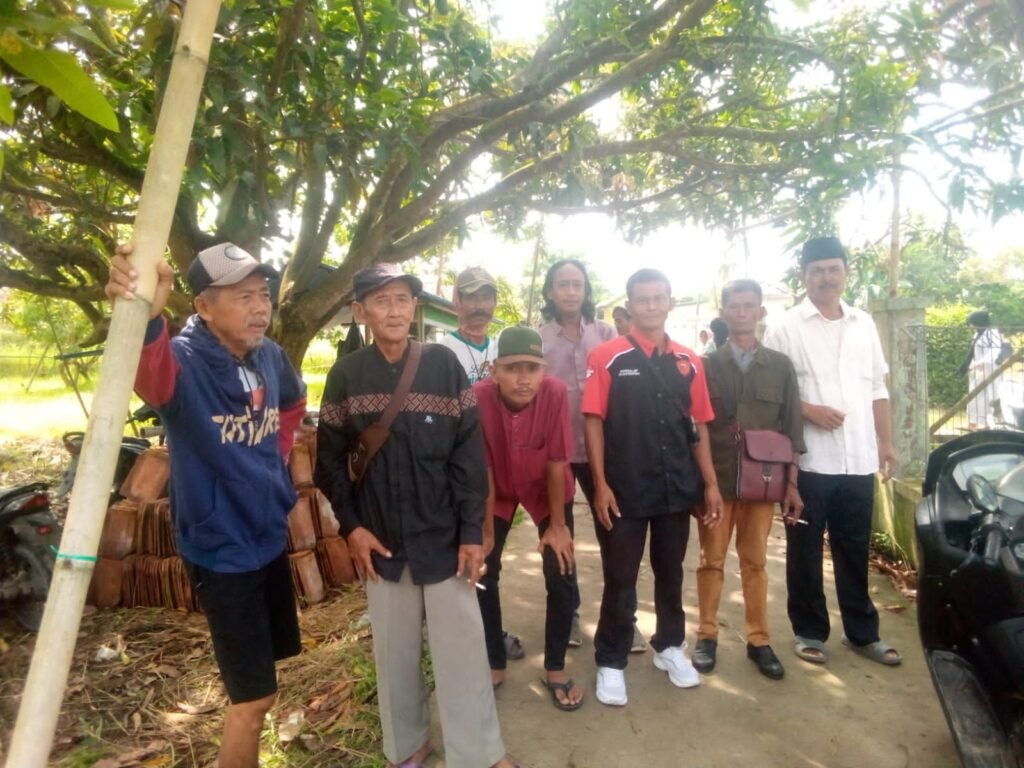 Menjaga Lancar Arus dan Kenyamanan Pengunjung Nadran, Tim Media JejakKriminal dan Putra Daerah Amankan Parkir Liar