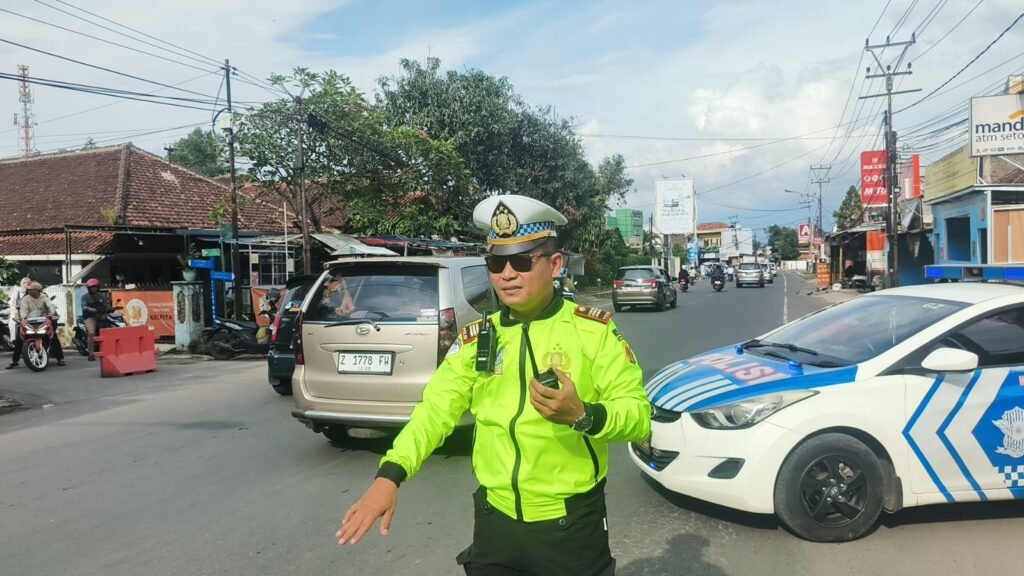Arus Lalu Lintas Meningkat, Polres Garut Terapkan One Way 6 Kali di Sejumlah Jalur Strategis