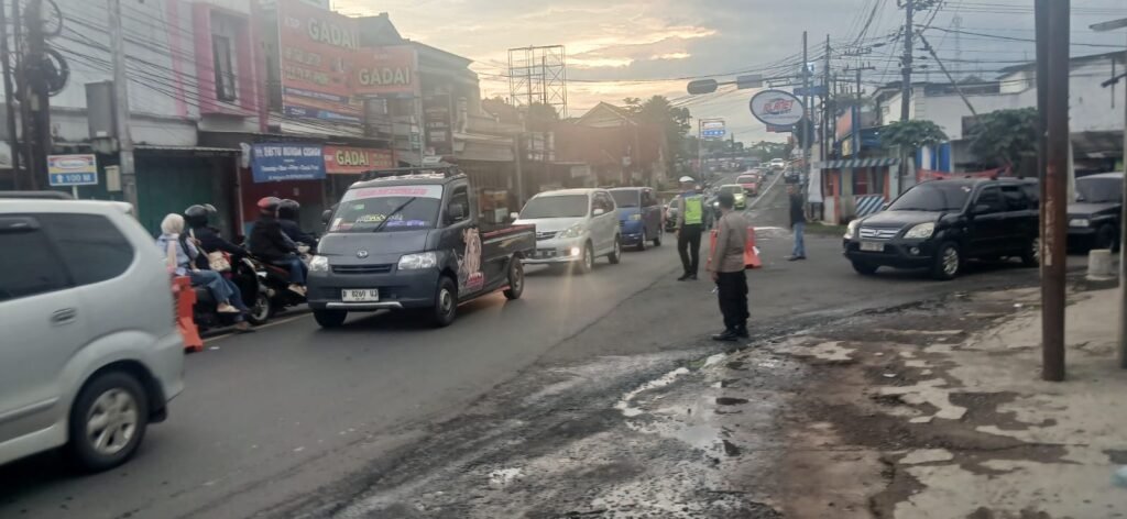 Pos Pam Cisaga Ops Ketupat Lodaya 2026 Polres Ciamis Turun ke Jalan Lakukan Pengaturan Lalin