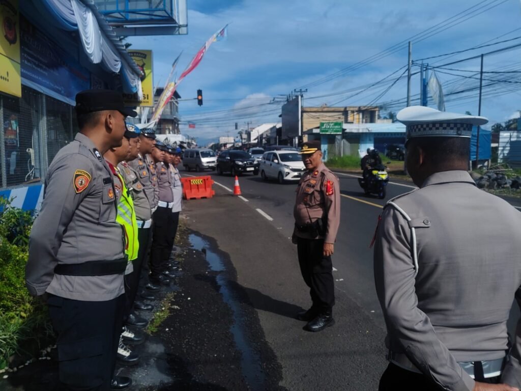 Polsek Cikoneng Gelar Apel Pos Pam Sindangkasih, Perkuat Kesiapsiagaan Personel Ops Ketupat Lodaya 2026