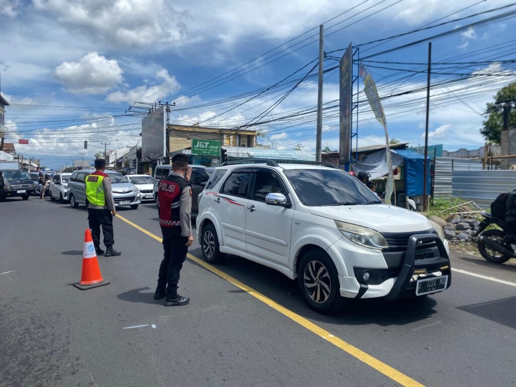 Satgas Preventif Polres Ciamis Laksanakan Pengaturan Lalu Lintas, Wujudkan Kelancaran Arus Mudik dan Arus Balik