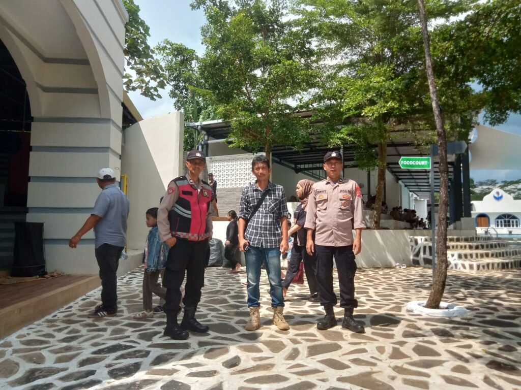 Libur Hari Raya Idul Fitri, Polsek Cisaga Pantau Aktivitas di Area Wisata Waterboom Jinju Asia Park