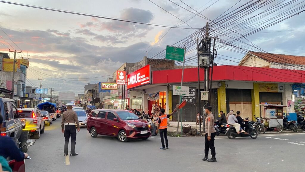 Pos Pam Banjarsari Ops Ketupat Lodaya 2026 Polres Ciamis Turun ke Jalan Lakukan Pengaturan Lalin
