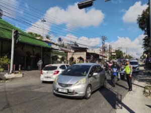 Polres Ciamis Pantau Arus Balik di SP3 Sukamulya, Pastikan Lalu Lintas Tetap Lancar dan Aman