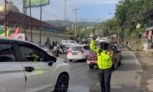 Arus Balik Mulai Padat, Sat Lantas Polres Garut Terapkan CB Pengurasan di Jalur Tasik–Bandung