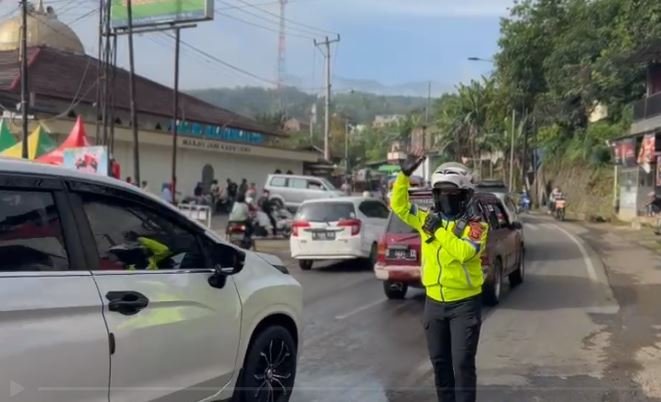 Arus Balik Mulai Padat, Sat Lantas Polres Garut Terapkan CB Pengurasan di Jalur Tasik–Bandung