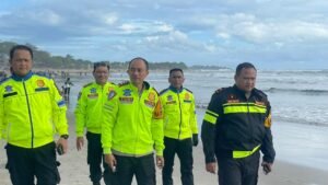 Kapolres Garut Dampingi Wakapolda Jabar Cek Jalur Selatan hingga Patroli Pantai