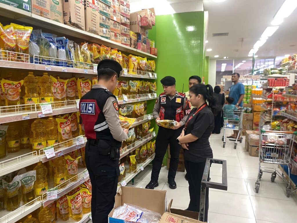 Peran Aktif Polri Jaga Stabilitas Harga Sembako, Patroli Sat Samapta Polres Ciamis Pastikan Ketersediaan Aman