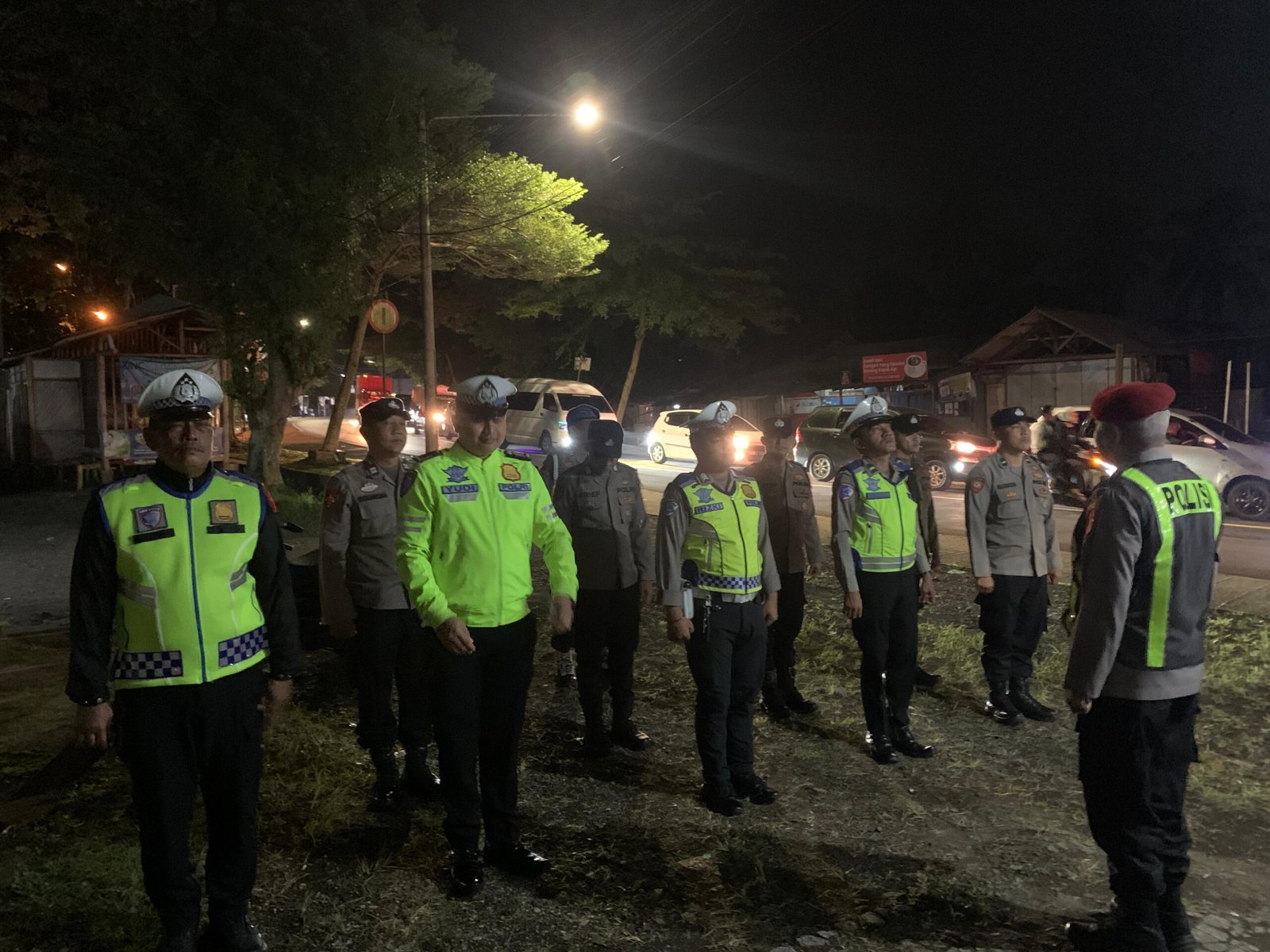*Pos Pam Cihaurbeuti Gelar Apel Malam Pasca Ops Ketupat Lodaya 2026.