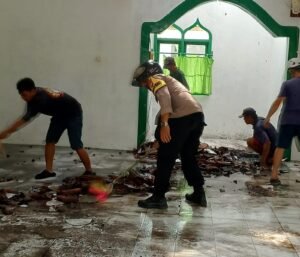 Polsek Banjarsari Sigap Tangani Kebakaran Mushola di Sindangsari, Pastikan Situasi Tetap Kondusif