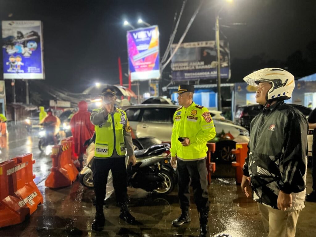 Pastikan Jalur Lancar, Kapolres Garut Turun Langsung Pantau Arus Mudik di Sejumlah Titik Rawan