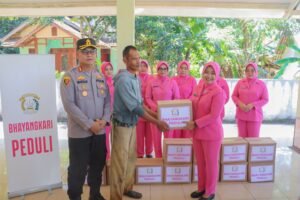 Kapolres Ciamis Turun Langsung Tinjau Lokasi Bencana dan Salurkan Bantuan, Warga Apresiasi Kehadiran Polisi