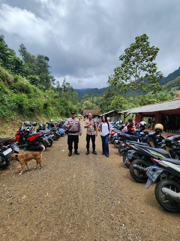 Cipkon Hari Akhir Libur Lebaran 2026, Polsek Panjalu Terus Bersiaga di Area Wisata Alam Curug Tujuh Cibolang