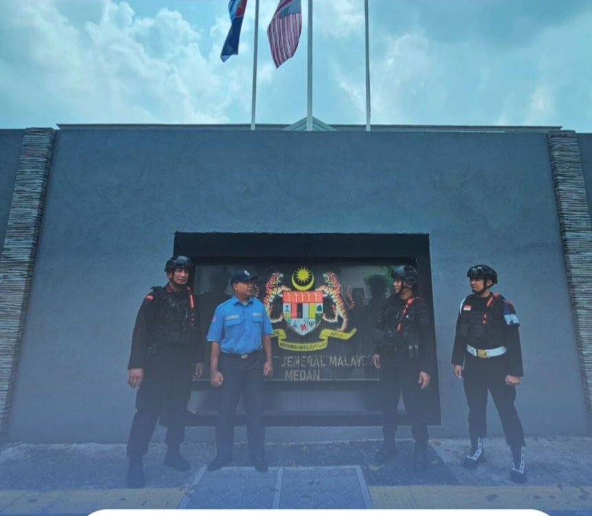 Brimob Sumut Lakukan Patroli Preventif di Kantor Konsulat Asing di Kota Medan