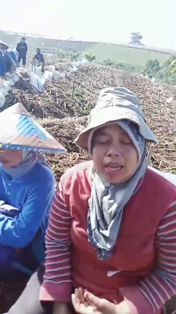 LAGI-LAGI RATUSAN PENGGARAP LAHAN TANI MENANGIS, LAHAN DI PANGALENGAN DIAMBIL PEMPROV JAWA BARAT