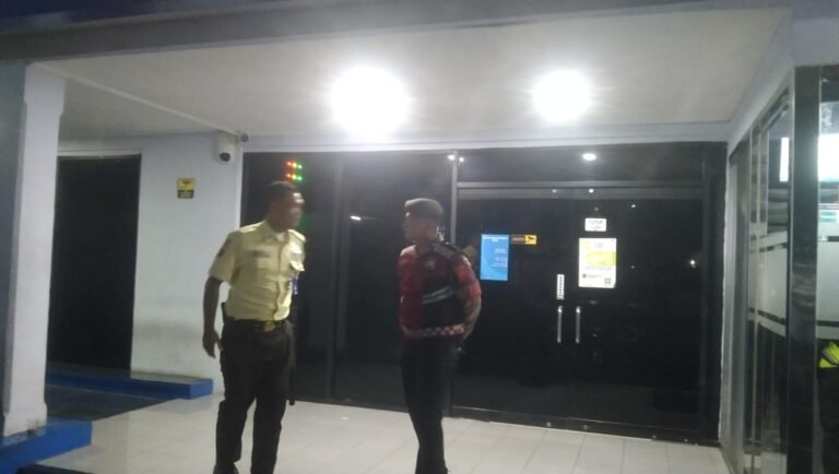 Jaga Harkamtibmas, Sat Samapta Polres Ciamis Patroli ke Area Perbankan Saat Libur Panjang Akhir Pekan