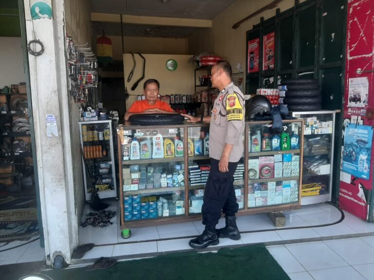 Perkuat Sinergitas, Polsek Cikoneng Polres Ciamis Koorkom Kamtibmas ke Warga Gandasari