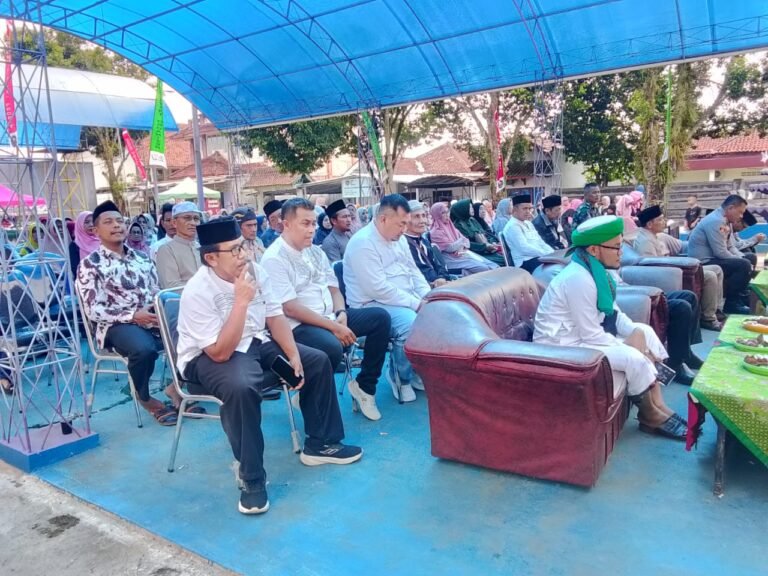 Perkuat Sinergitas, Polsek Cisaga Hadiri Acara Halal Bi Halal Tingkat Desa Mekarmukti