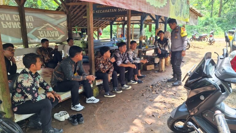 Perkuat Sinergitas, Polsek Sukadana Polres Ciamis Koorkom Kamtibmas Bareng Pemuda Girang