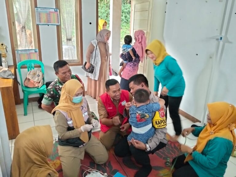 Cegah KLB Campak, Polres Garut Monitoring Serentak Imunisasi Campak (ORI) Melalui Seluruh Jajaran Polsek