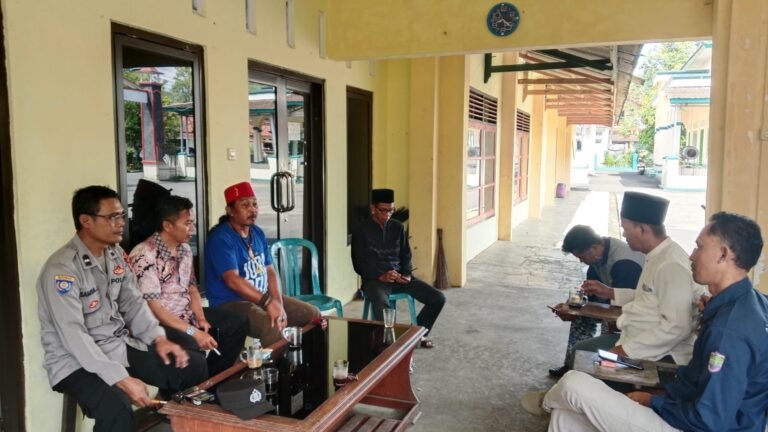 Polsek Ciamis Intensifkan Sambang Kamtibmas, Perkuat Sinergi dengan Tokoh Masyarakat di Desa Cisadap