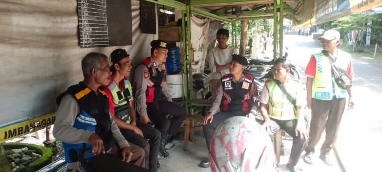 Sat Samapta Polres Ciamis Gencarkan Patroli Dialogis, Jaga Kamtibmas di Pangkalan Ojek Bangsawit