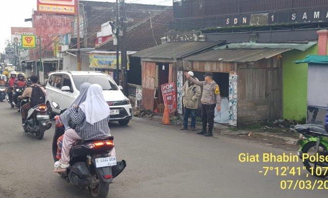 Giat Lakukan Pengaturan Lalu Lintas Sore Hari, Di Wilayah Hukum Polsek Samarang
