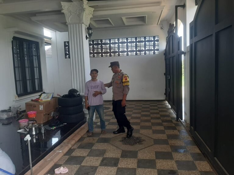 Perkuat Sinergitas, Polsek Cikoneng Polres Ciamis Koorkom Kamtibmas ke Warga Desakidul