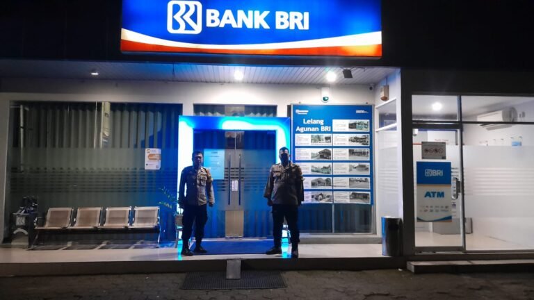 Preemtif, Polsek Lakbok Polres Ciamis Patroli KRYD dan Beri Pembinaan ke Warga Lakbok Saat Malam