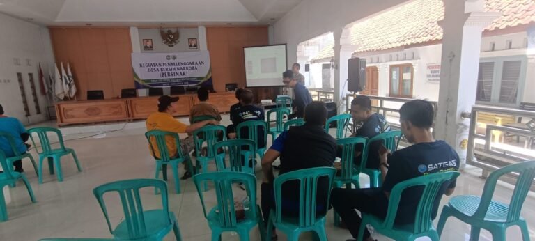 Di Desa Cikoneng, Panit Binmas Polsek Cikoneng Polres Ciamis Sosialisasikan P4GN