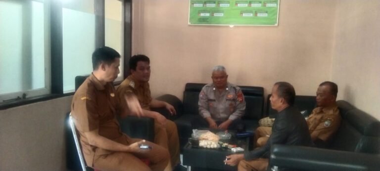 Perkuat Sinergitas, Polsek Cimaragas Koorkom Kamtibmas ke Perangkat Kecamatan Cidolog